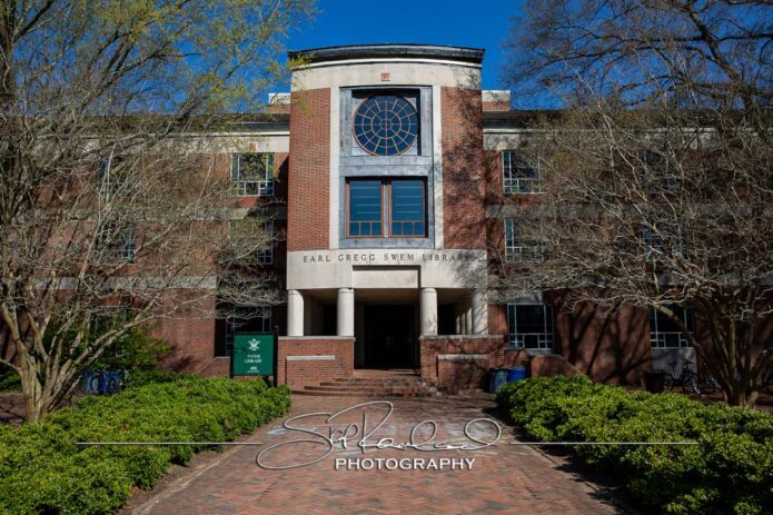 Swem Main Entrance – April 2022