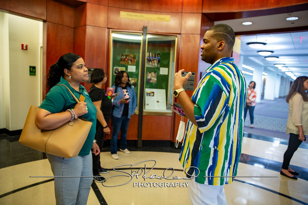 Black Alumni Reunion – Strollin At Swem Library – May 2022 #65519