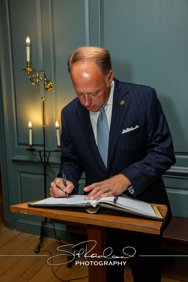 Wm Bov Pinning And Resolution In Blue Room – September 2022 #94546