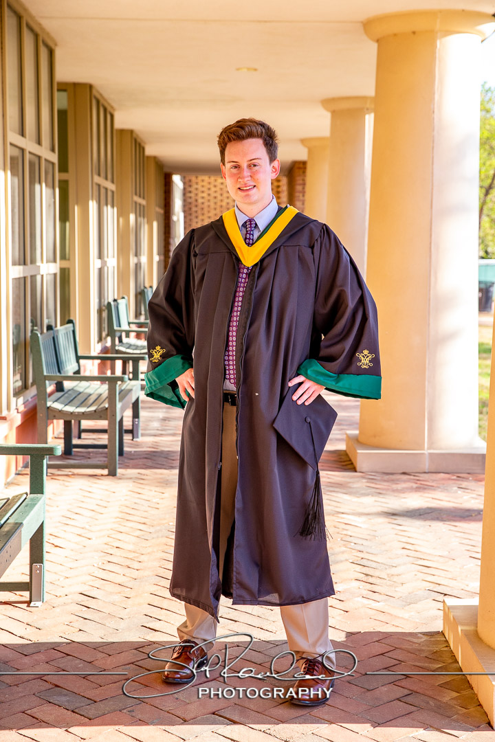 Jonathan Ruxton Cap And Gown – April 2023 #121950