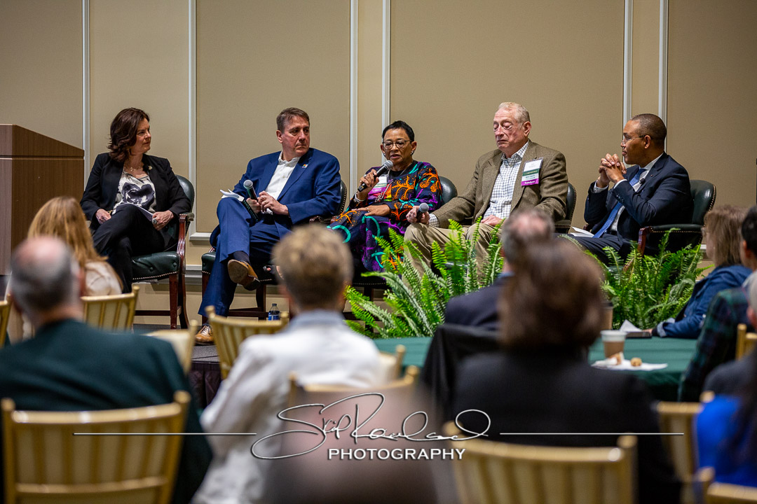 Traditions – Presidential Conversation – 2023 #126451