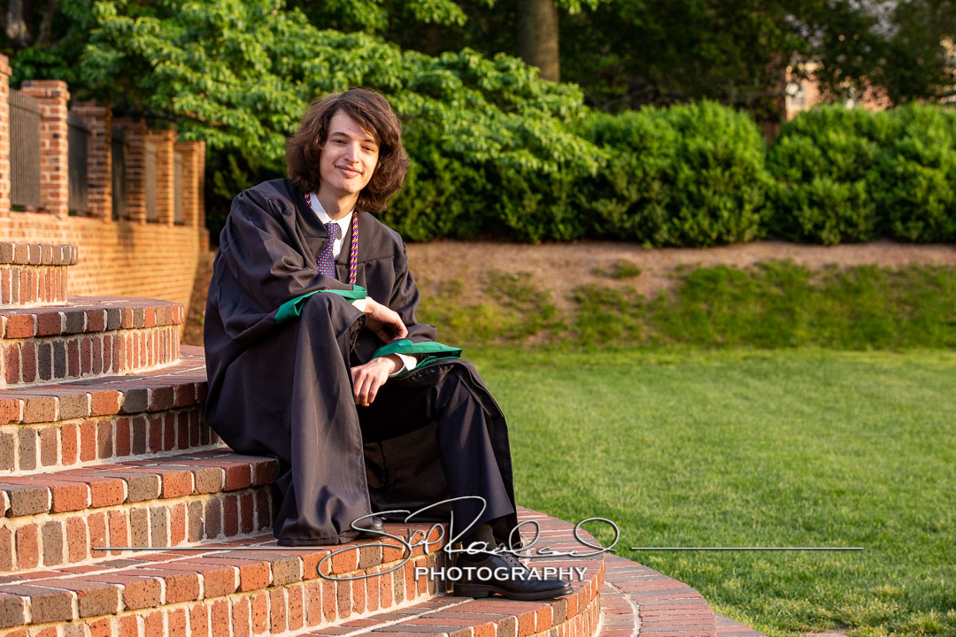 Robert Lazar Cap And Gown – May 2023 #137871