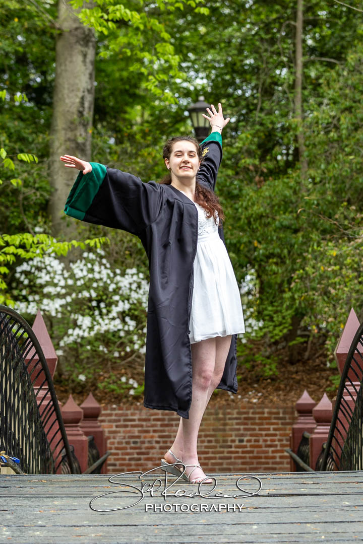Katie Richardson Cap And Gown – 2024 #210049