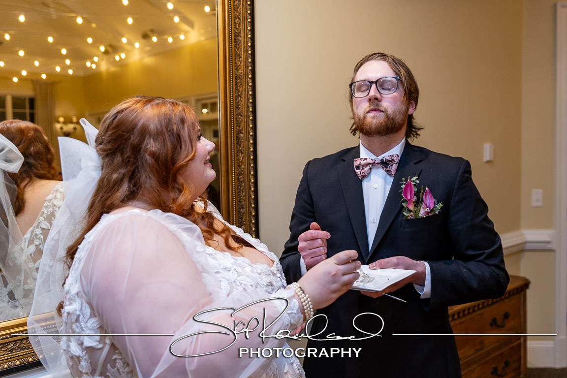 Reid Jourdan Wedding 09 Cake Cutting #229324