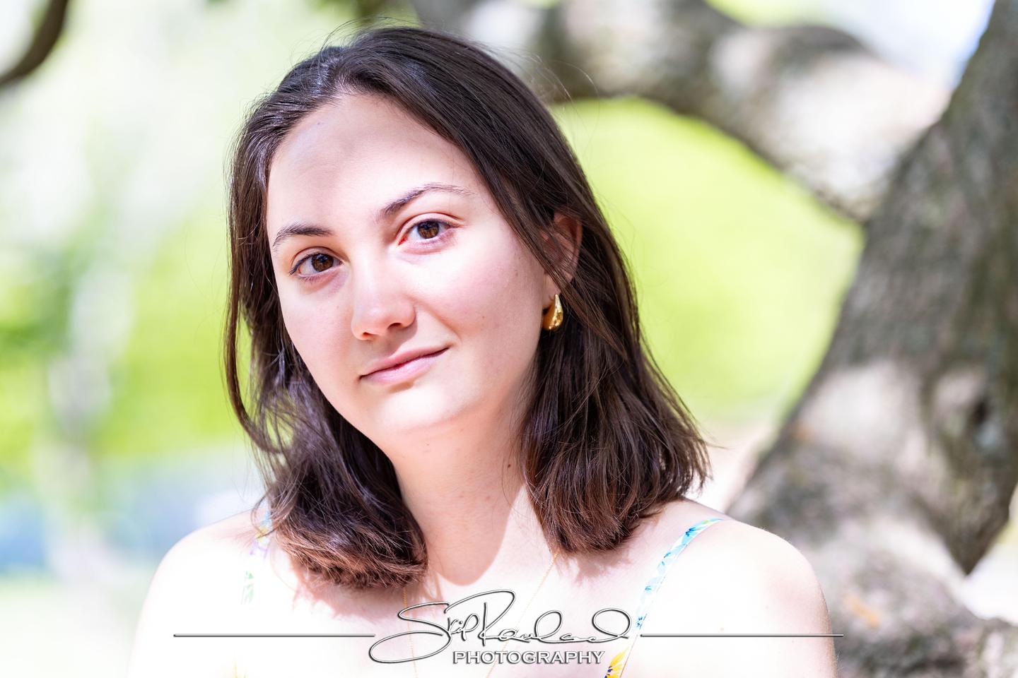 Caro Lipsitz Cap And Gown – April 2025 #238314