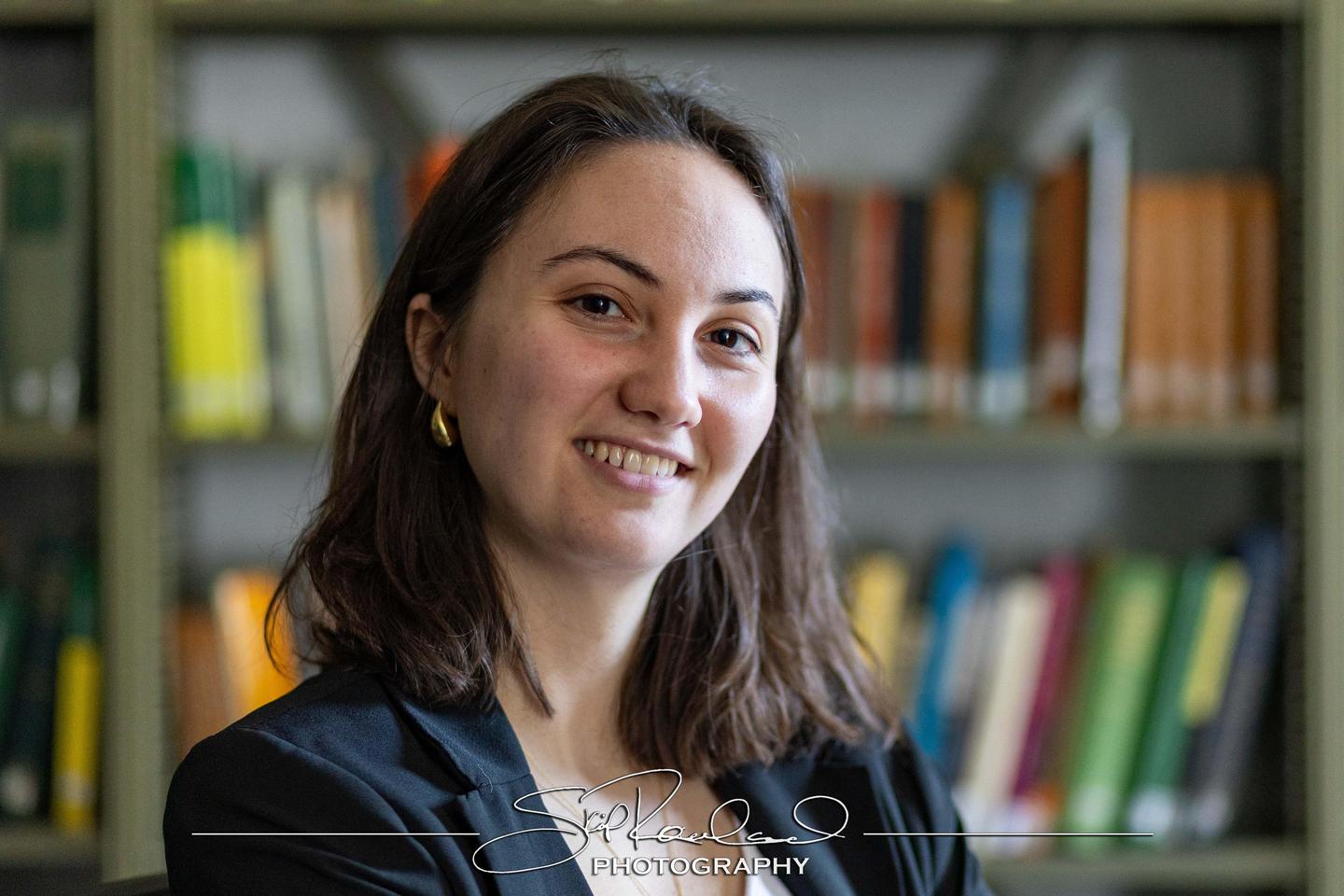 Caro Lipsitz Cap And Gown – April 2025 #238367